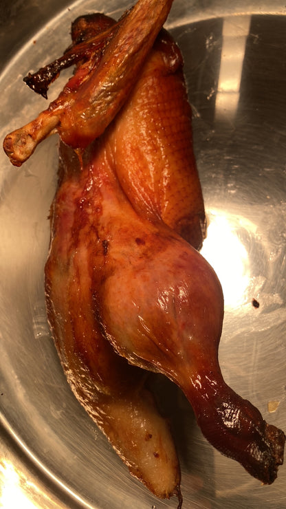 新鲜烹制的半只北京烤鸭（周六供应）