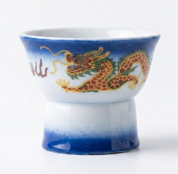 Verre à Saké Érotique Femme en Porcelaine – H4.5 x L5.5 cm