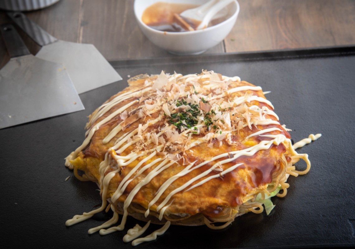 Okonomiyaki--la drôle Pizza/Crêpe/Omelette à la japonaise