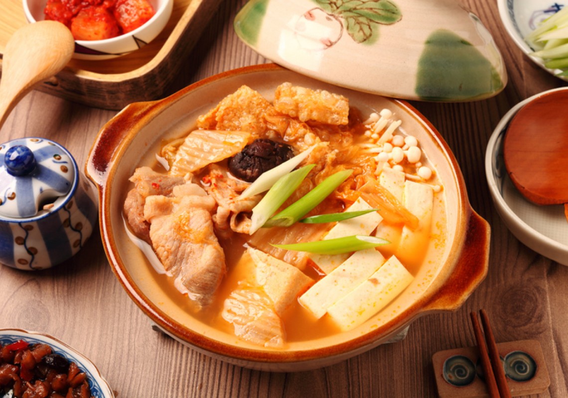 Kimchi (Chou Chinois piquant)  Hot pot (Fondue) coréen